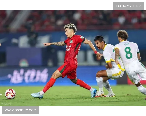 最近哪个足球明星因争议事件引发媒体关注和球迷热议