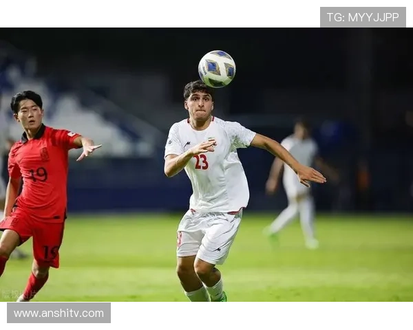 足球明星小黑仔精彩瞬间全景展示与个人魅力解析