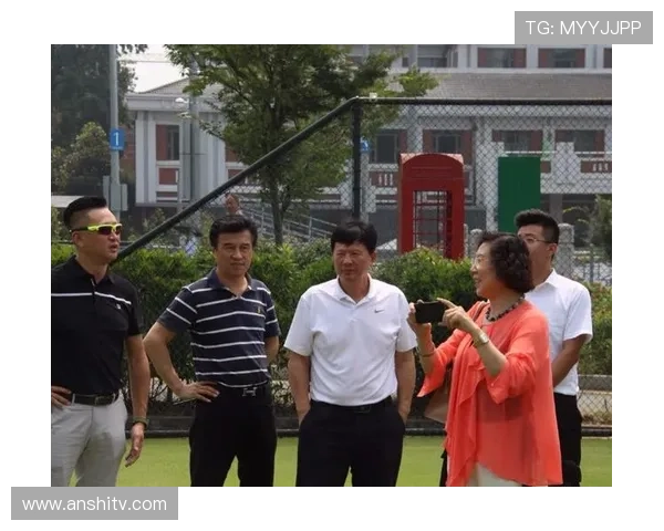 深入探讨上海网球队配合战术与其他球队的差异与优势分析 深入探讨上海网球队配合战术与其他球队的差异与优势分析