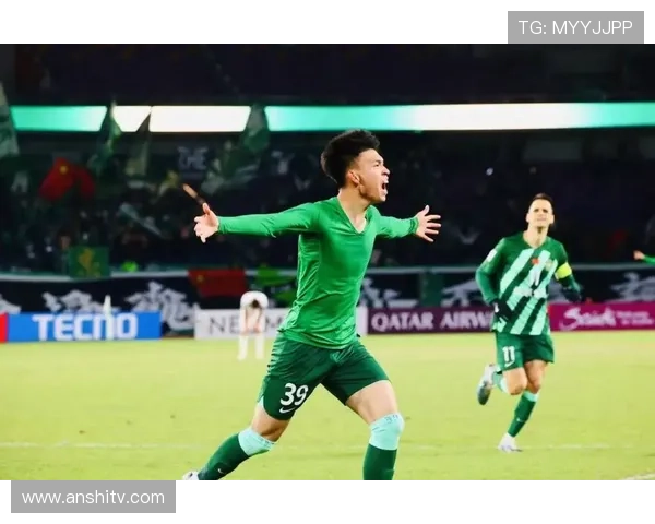 足球明星自我加练的秘密与坚持背后的故事揭秘 足球明星自我加练的秘密与坚持背后的故事揭秘