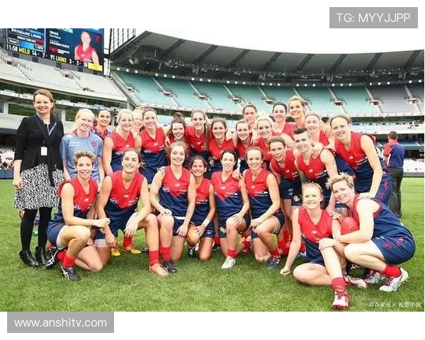 欧洲足球明星背后的女人们她们的故事与荣耀同样闪耀